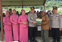 Antusias Warga Padati Gerakan Pangan Murah di Makopolres Morowali Utara