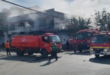 Diduga Alami Korsleting Listrik, Sebuah Ruko di Kawasan Palu Plaza Terbakar