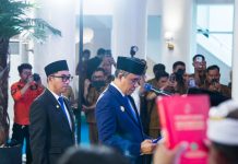 Lantik 40 Eselon II dan Fungsional, Gubernur Anwar Hafid Dorong Inovasi dan Pelayanan Maksimal