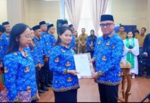 Bupati Delis Serahkan SK PNS dan Sumpah Jabatan , Tekankan ASN sebagai Profesi Pengabdian