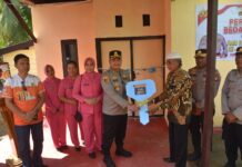 Wujud Pengabdian di Hari Bhayangkara ke-80, Kapolres Morowali Utara Resmikan Bedah Rumah warga di Desa Tompira
