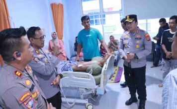 Jenguk Korban Bentrok Matarape, Kapolres Morowali: Proses Perkara Sesuai Ketentuan Hukum