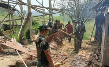 Sentuh Warga Kecil, Satgas TMMD Poso Rehab Rumah